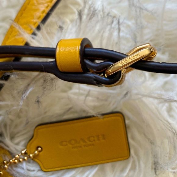 Coach Brynn Mini Crossbody Bag | LIKE NEW ✨ - Picture 3 of 11